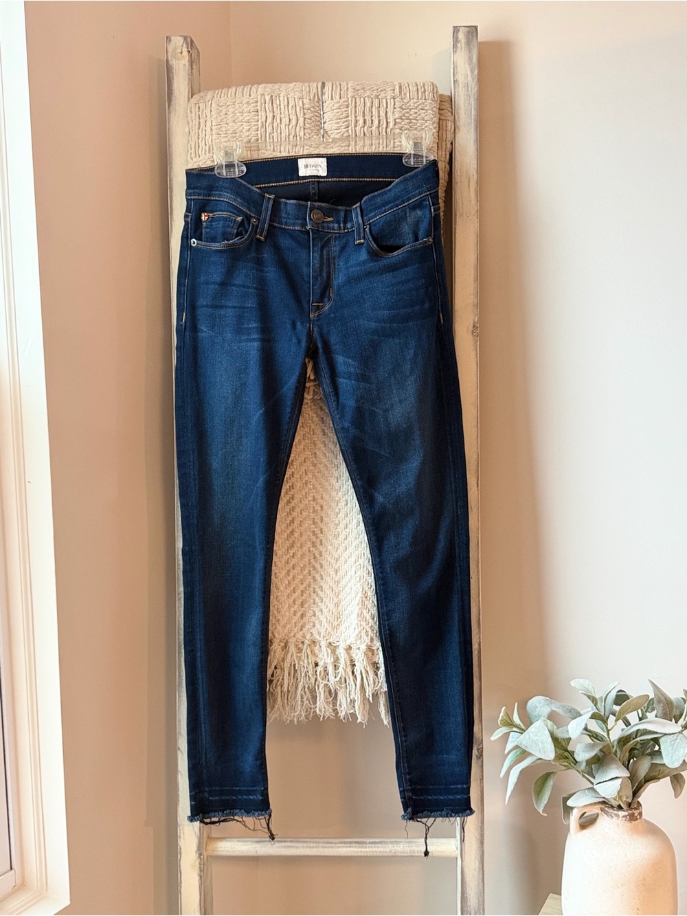 Hudson Nico Mid-Rise Crop Super Skinny Jeans – Size 27